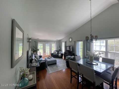 24 Pagoda Lane, Freehold, NJ 07728