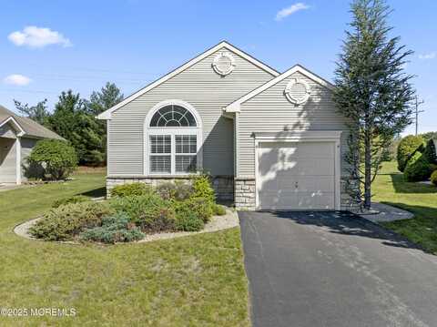 8 Chaminox Court, Manchester, NJ 08759