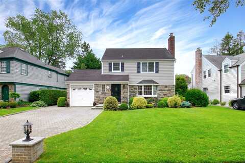 66 Huntington Road, Garden City, NY 11530