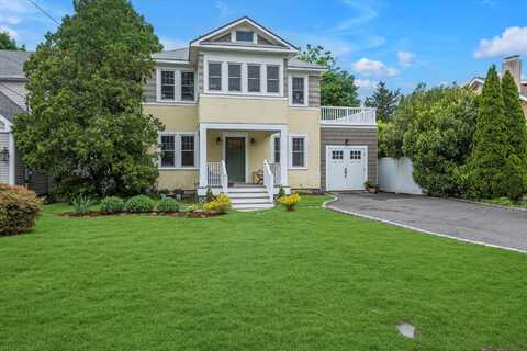 9 Warren Court, Northport, NY 11768