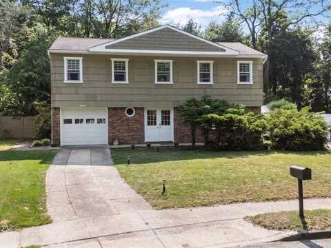 19 Salisbury Drive N, East Northport, NY 11731