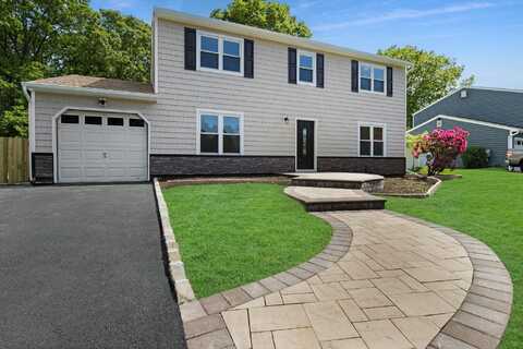 16 Sampson Avenue, Islandia, NY 11749