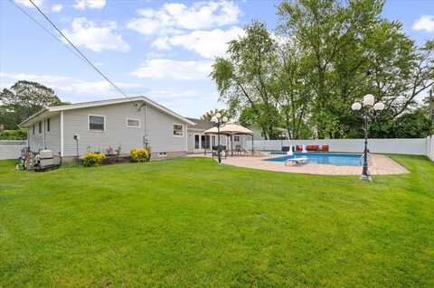 8 Kilmer Avenue, Dix Hills, NY 11746