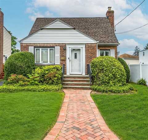 462 Locust Terrace, West Hempstead, NY 11552