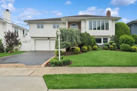 2518 April Lane, Bellmore, NY 11710