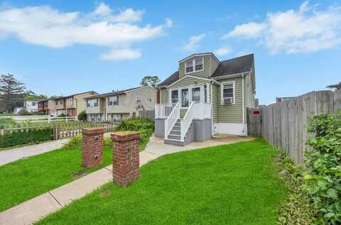 331 44th Street, Lindenhurst, NY 11757
