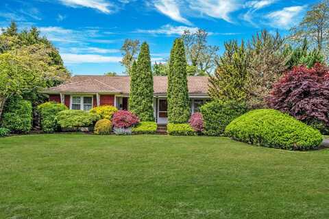 891 Pondview Road, Riverhead, NY 11901