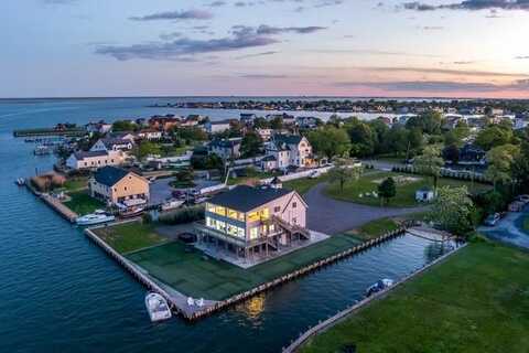 200 Clocks Boulevard, Massapequa, NY 11758