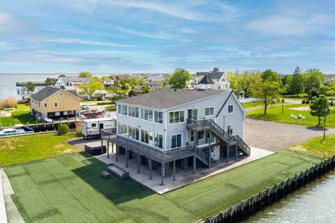 200 Clocks Boulevard, Massapequa, NY 11758