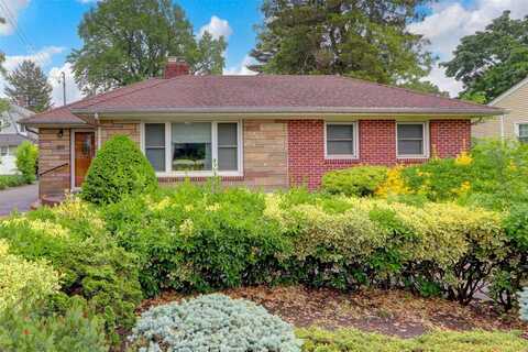 226 Hempstead Avenue, Malverne, NY 11565