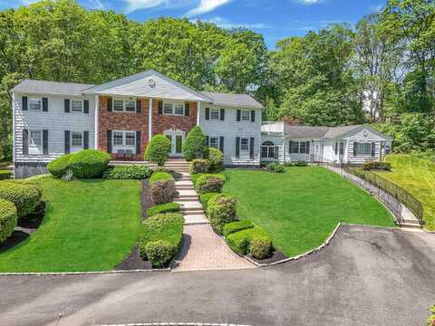 11 Country Squire Court, Dix Hills, NY 11746