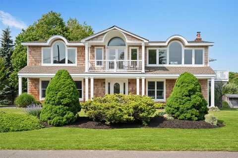 23 Sedgemere Road, Center Moriches, NY 11934