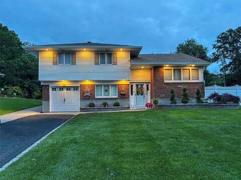 6 Wyoming Street, Commack, NY 11725