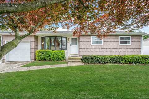 52 Selden Boulevard, Centereach, NY 11720