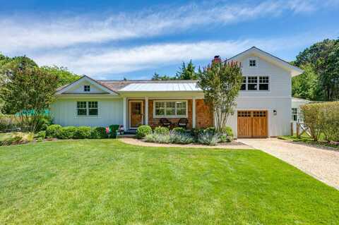 2 Longview Road, Southampton, NY 11968