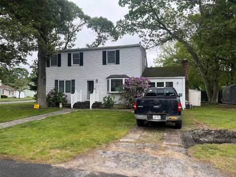 18 Bonnybill Drive, Centereach, NY 11720