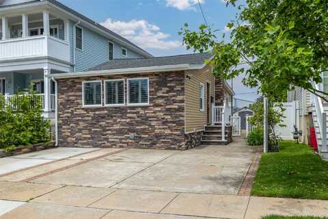 38 Kent Road, Island Park, NY 11558