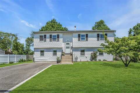 37 21st Avenue, Bay Shore, NY 11706