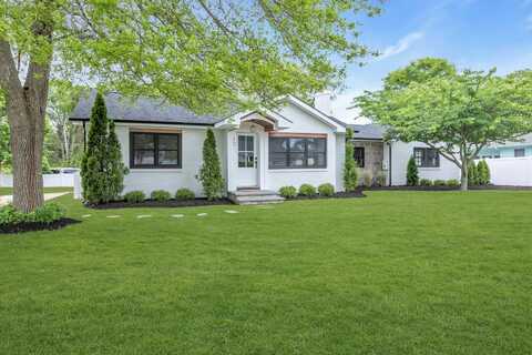 12 Edwards Lane E, Blue Point, NY 11715