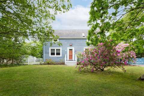22 Shinnecock Avenue, East Quogue, NY 11942
