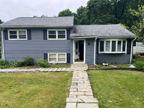 22 Oriole Drive, Poughkeepsie, NY 12601