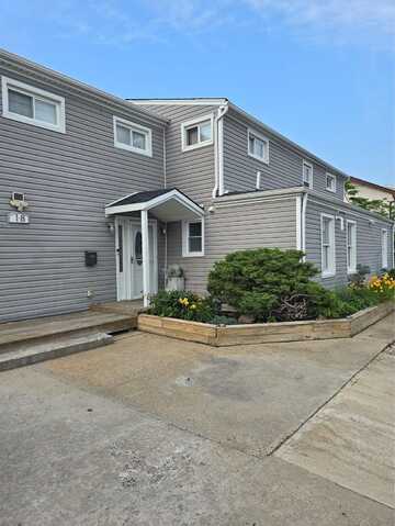 18 Julian Place, Island Park, NY 11558
