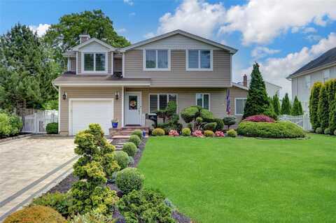 224 Biltmore Boulevard, Massapequa, NY 11758