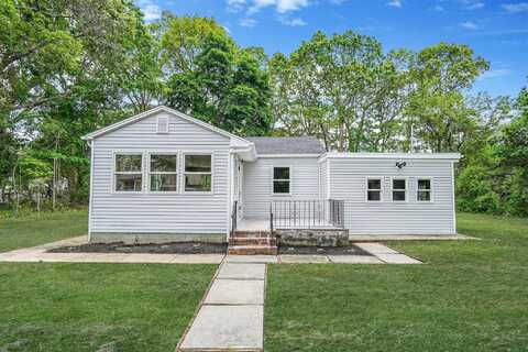 60 Westminster Drive, Shirley, NY 11967