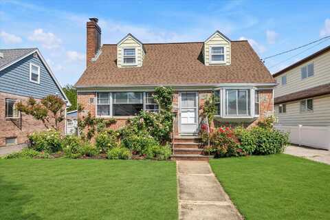 65 Harbor Hills Drive, Port Washington, NY 11050