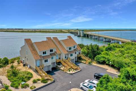 4 Waters Edge, Shirley, NY 11967