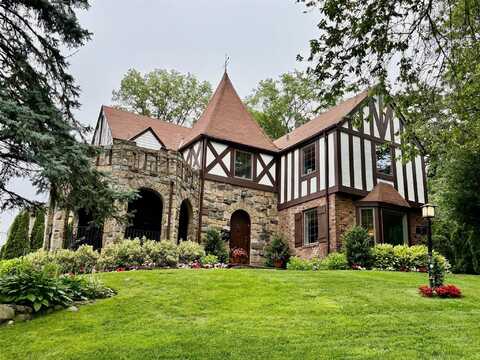 5 Rockcrest Road, Manhasset, NY 11030