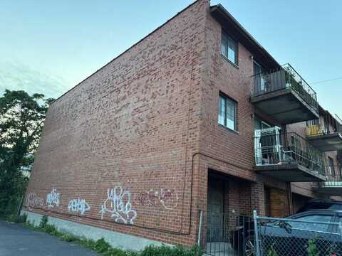 40-18 165th Street, Flushing, NY 11358