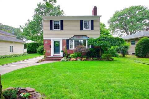30 Prescott Street, Garden City, NY 11530