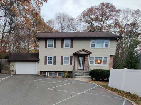 174a Iceland Drive, Huntington Station, NY 11746