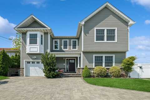 26 Island Parkway N, Island Park, NY 11558