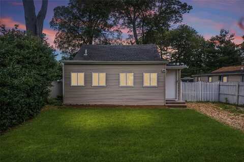 233 Pawnee Street, Ronkonkoma, NY 11779
