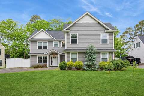 130 Shenandoah Boulevard N, Nesconset, NY 11767
