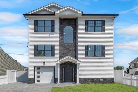 23 Bay Street, Bellmore, NY 11710