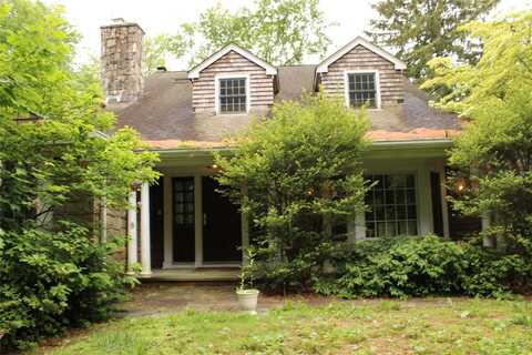 7 Locust Lane, Glen Head, NY 11545