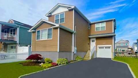2568 Seminole Avenue, Seaford, NY 11783