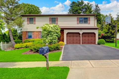 77 Barry Lane, Syosset, NY 11791