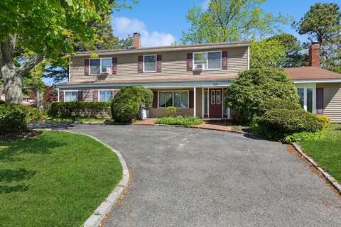 291 E Woodside Avenue, East Patchogue, NY 11772