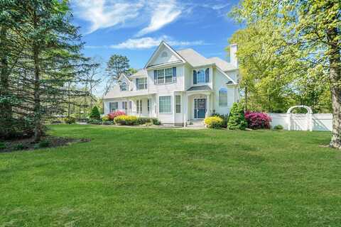 1 Gingham Court, Ridge, NY 11961