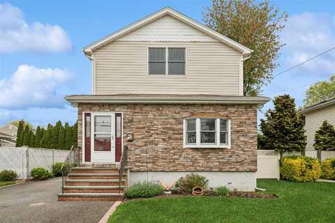 120 Floral Avenue, Bethpage, NY 11714