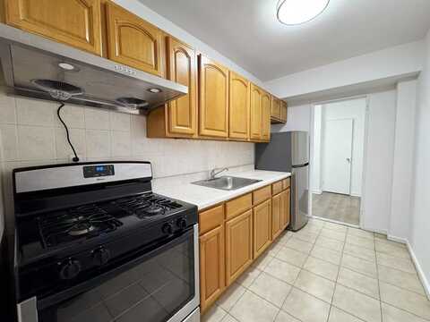 144-50 38th Ave, Flushing, NY 11354