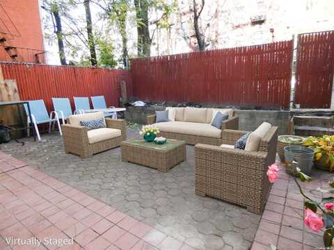 221 E 110th Street, New York (Manhattan), NY 10029