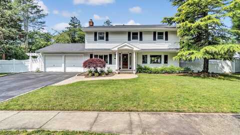 12 Frost Pond Road, Greenlawn, NY 11740