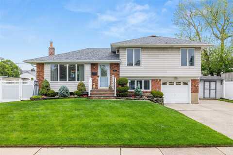24 Lincoln Street, Farmingdale, NY 11735