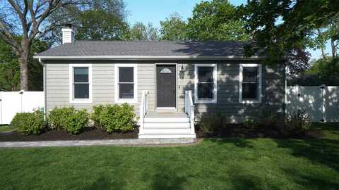 64 Sandy Hollow Court, Riverhead, NY 11901