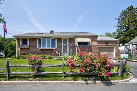 30 W 12th Street, Huntington Station, NY 11746